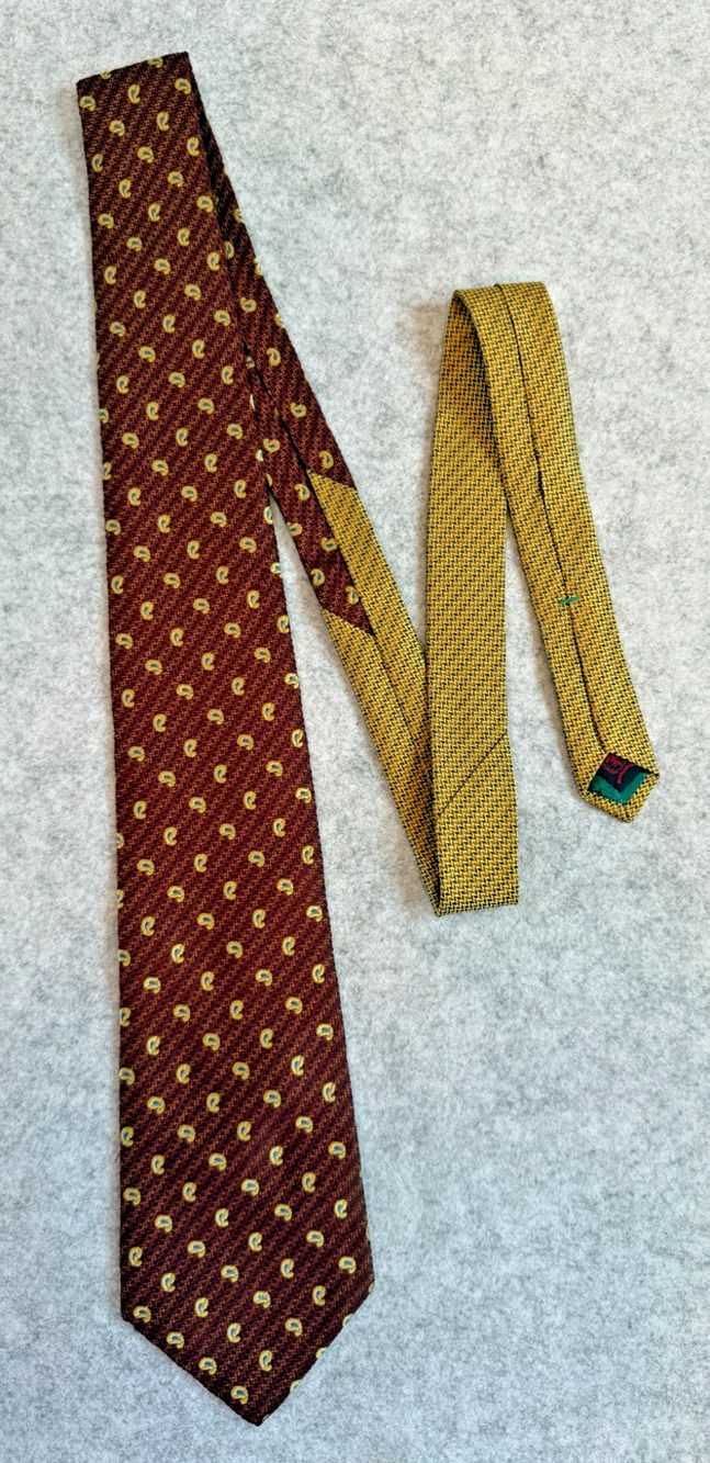 Tommy Hilfiger Silk Tie Burgundy Gold Paisley Neat USA Made Italian Fabric 3.75